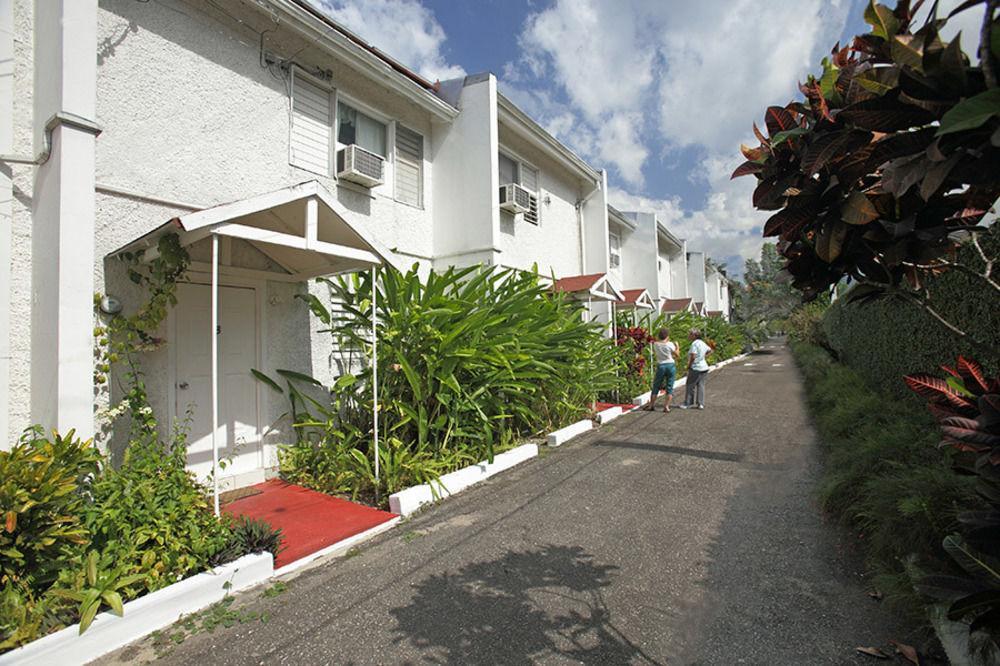Villa The Gardens Kingston Exterior foto